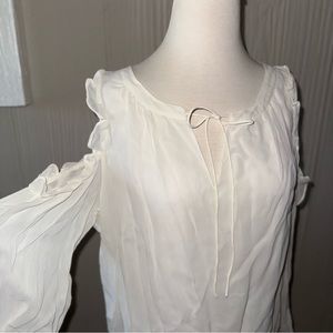 Sanctuary Creamy White Lined Cold Shoulder Blouse with Ruffle Details Size Size